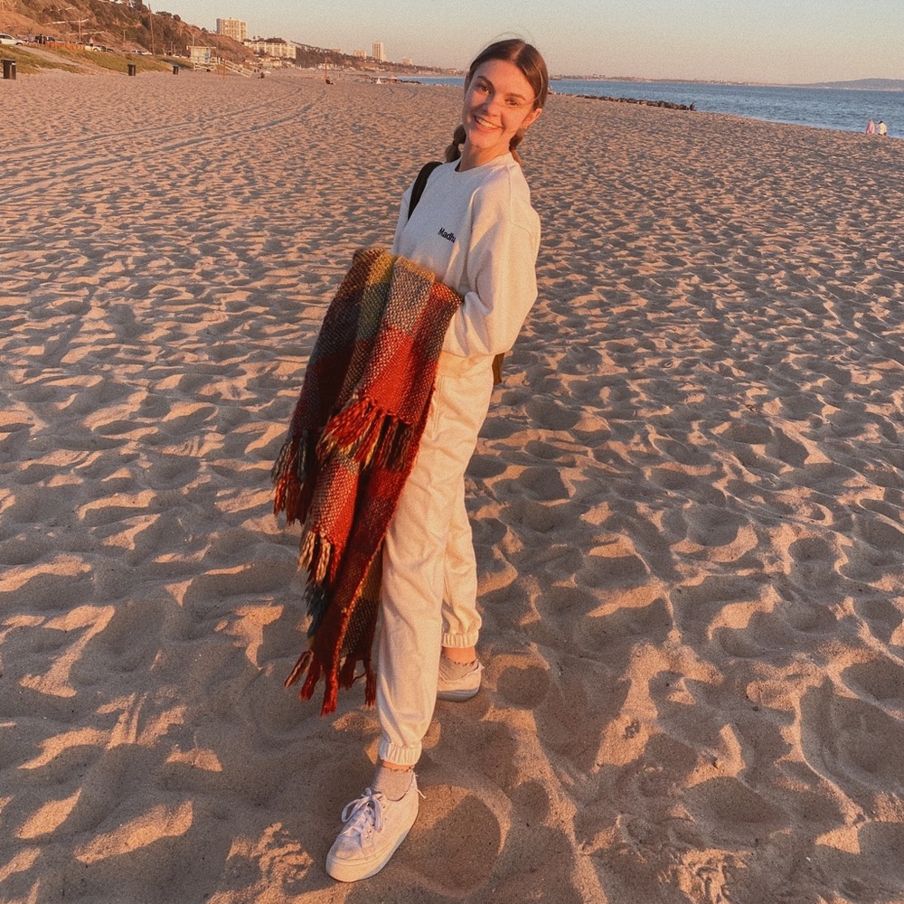 Madhappy White Crew Neck & Sweatpants Set